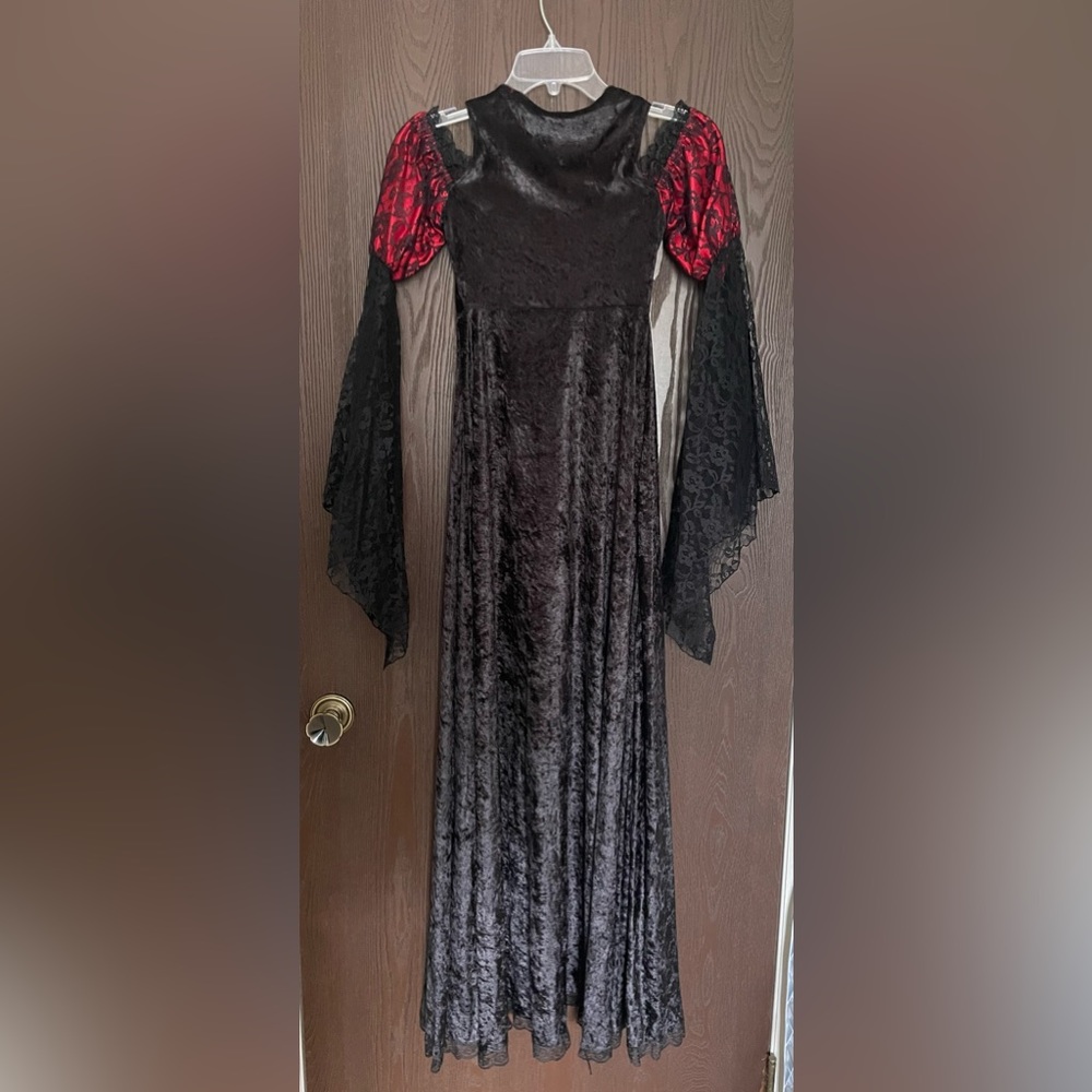 Goth Prin’zez (vampire) Halloween Costume - Picture 7 of 16